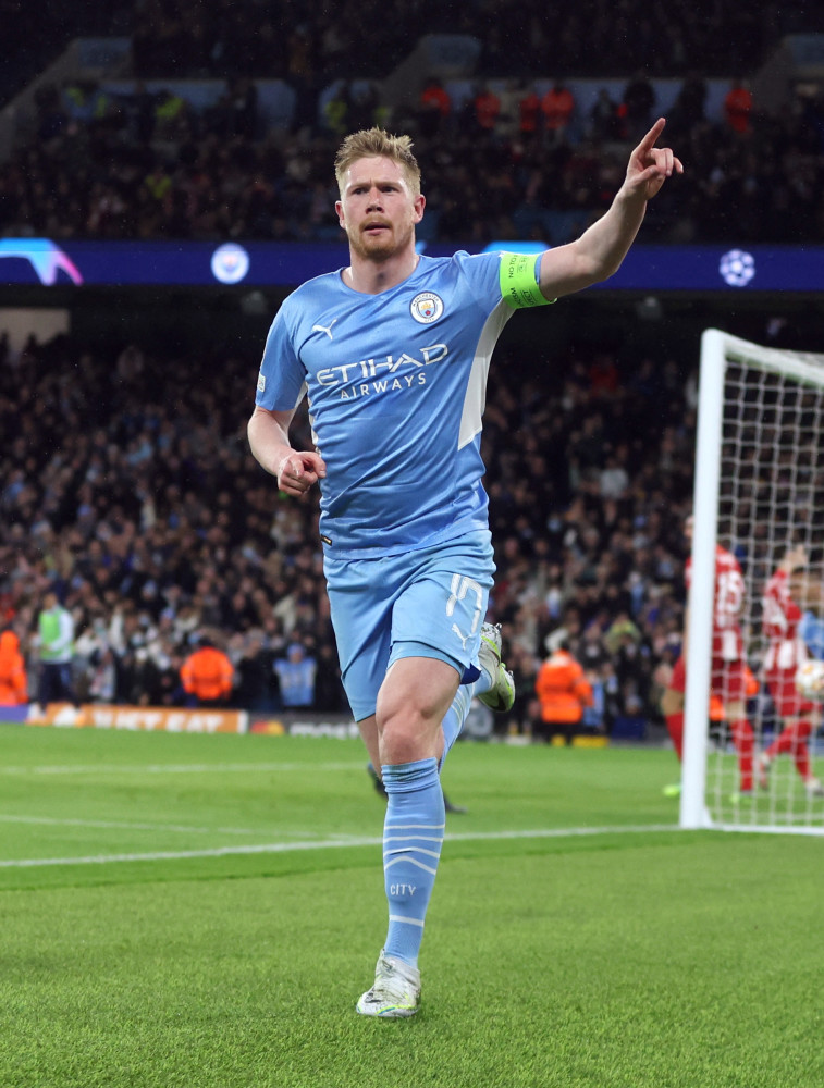 WAZ评沙尔克球员表现：两边翼卫灾难发挥，卡里乌斯超神（WAZ球员评分：沙尔克双翼卫灾难级失常，卡里乌斯神级发挥）