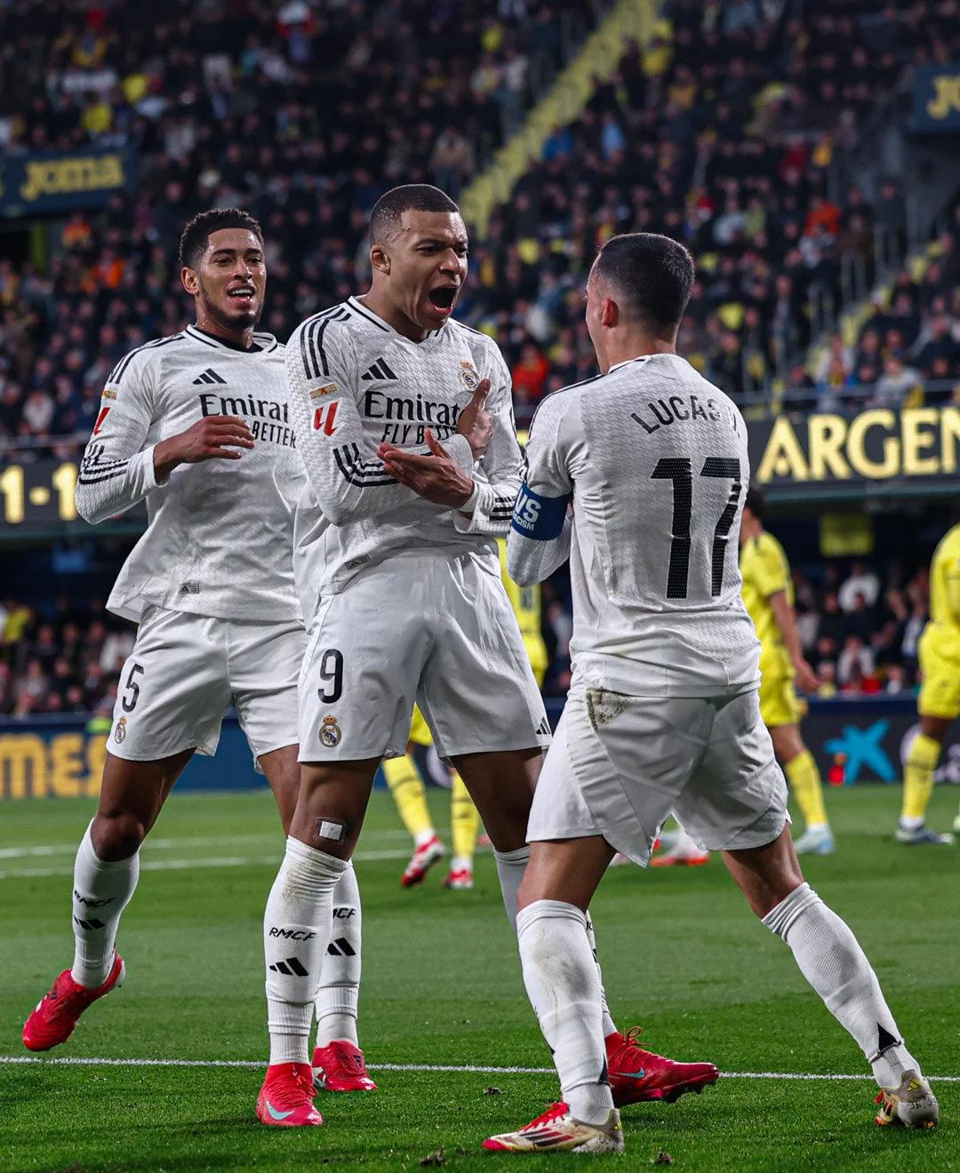 乌克兰世界杯梦想史：开局即巅峰与附加赛魔咒（乌克兰世界杯征途：初登高峰，难破附加赛魔咒）