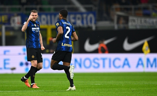 狼队开局12轮2平10负难求一胜，历史上七次只有三队最终保级（狼队前12轮仅2平10负未取一胜，历史上类似情况7次仅3队成功保级）