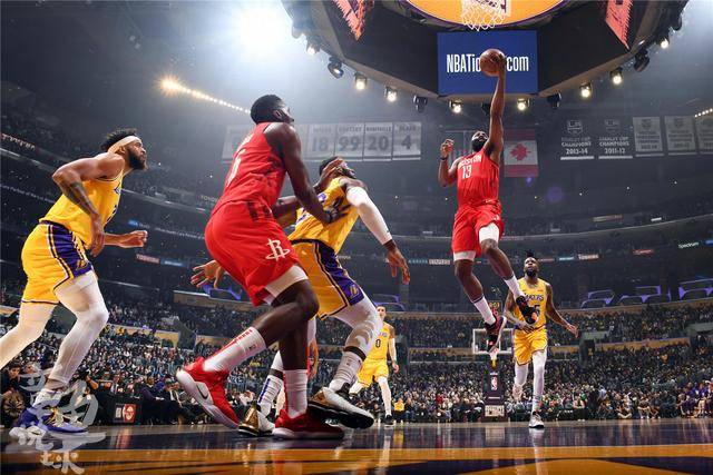 泰山功勋外援罗麦多重回省体，他曾在99年帮助球队夺得双冠王（99年助泰山双冠的功勋外援罗麦多重返省体）