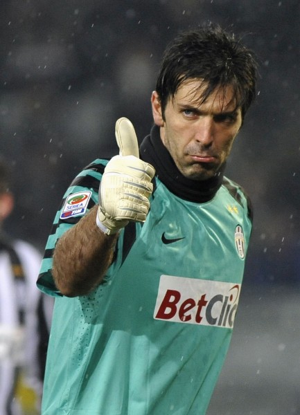 张耀坤：年轻人想踢上中超不易；现在的青训太功利忽略基本功（张耀坤直言：青训太功利忽略基本功，年轻球员冲击中超不易）