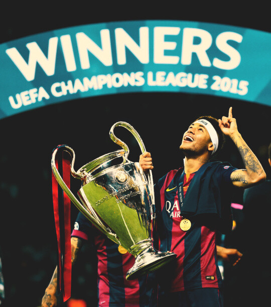 体育精神，霍伊伦祝贺麦克托米奈和苏格兰晋级世界杯（霍伊伦祝贺麦克托米奈与苏格兰晋级世界杯，彰显体育精神）