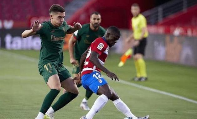 的缺席确实 的缺席确实